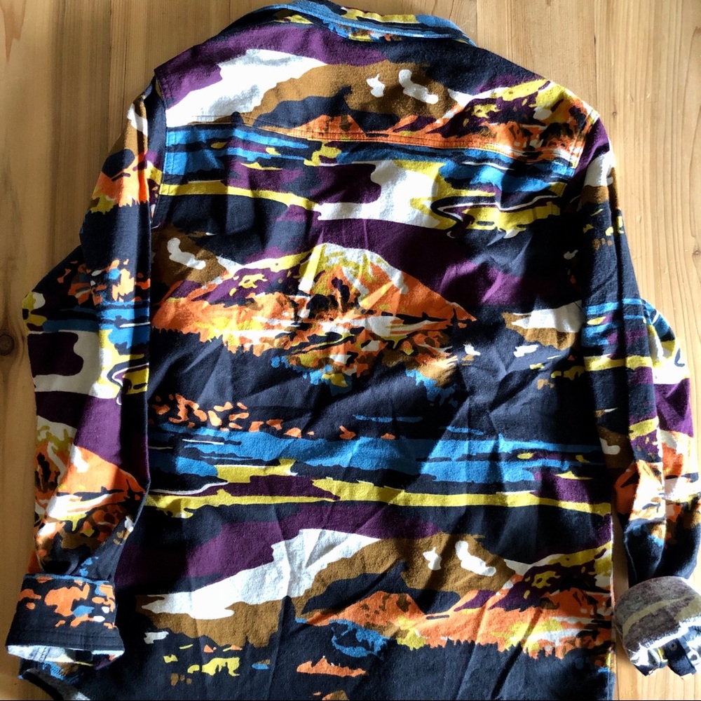 LRG | 🆕 Mountain Top Flannel - Picture 7 of 7